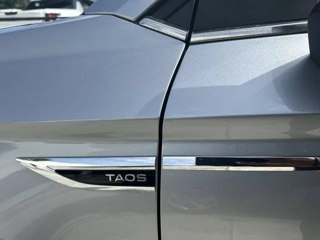 2024 Volkswagen Taos SE photo 37