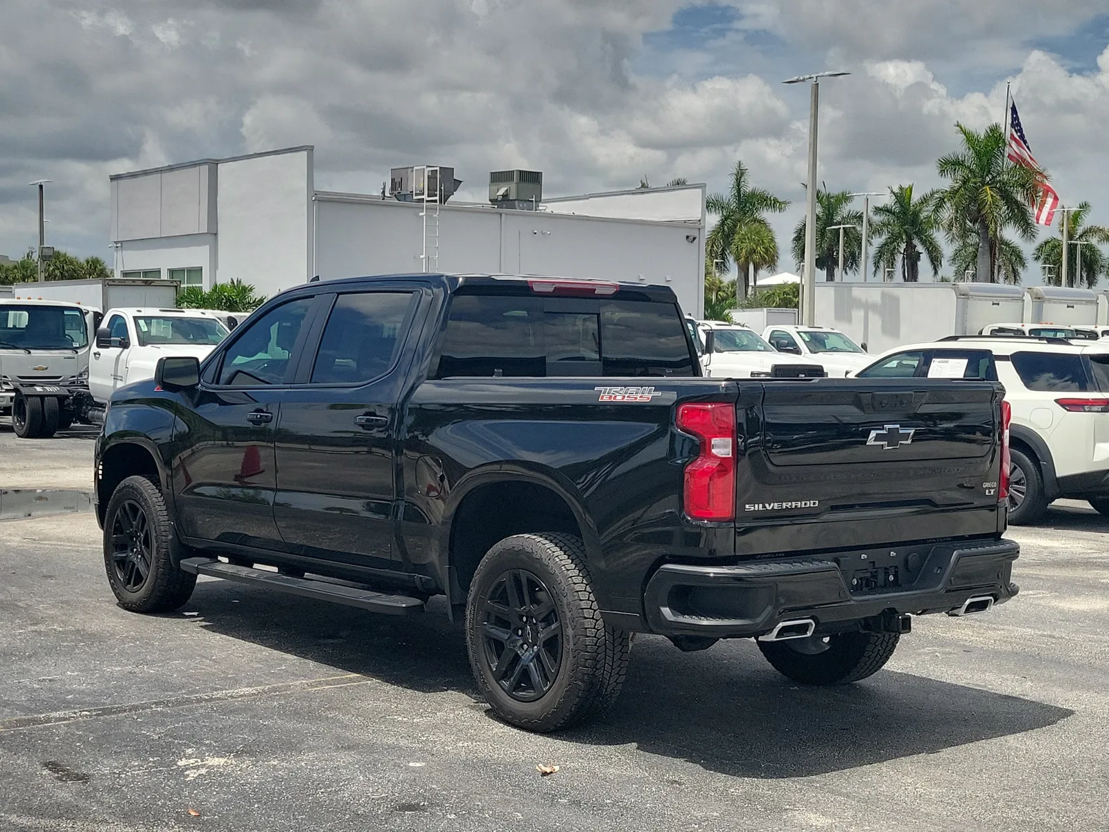 2025 Chevrolet Silverado 1500 LT Trail Boss photo 4