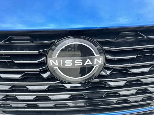 2025 Nissan Sentra SV photo 10