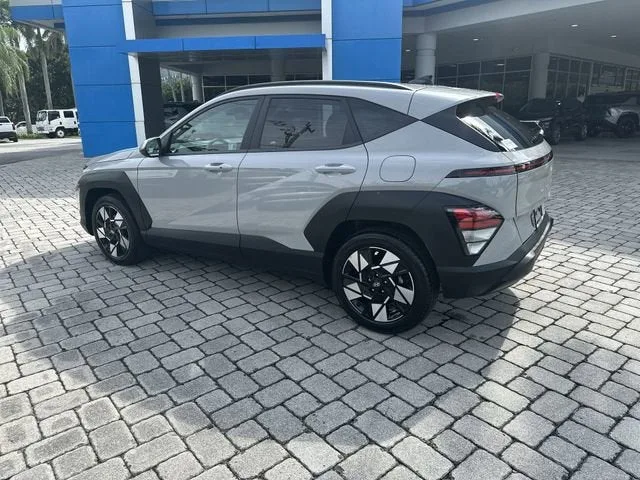 2025 Hyundai Kona SEL photo 32
