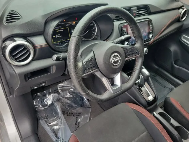 2025 Nissan Versa SR photo 17