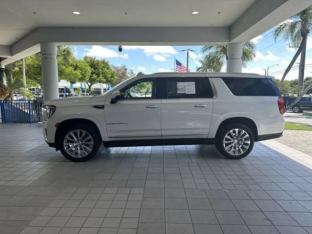 2022 GMC Yukon XL Denali photo 18