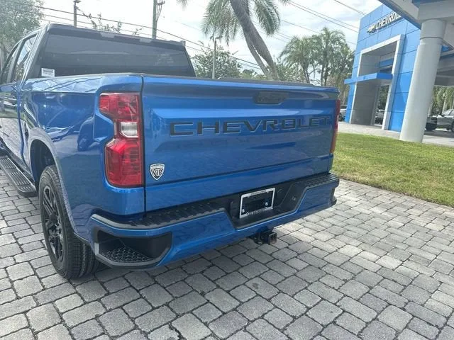 2022 Chevrolet Silverado 1500 Custom photo 12