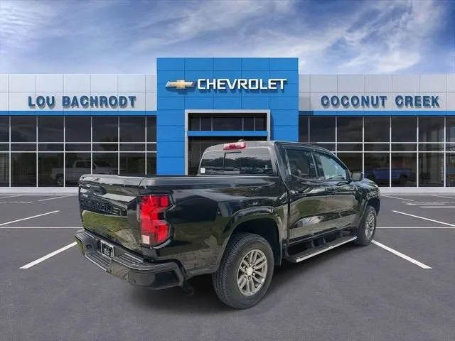 2024 Chevrolet Colorado LT photo 8