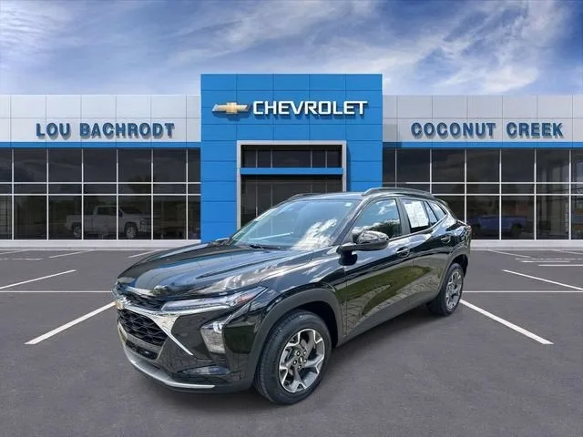 2024 Chevrolet Trax LT photo 4