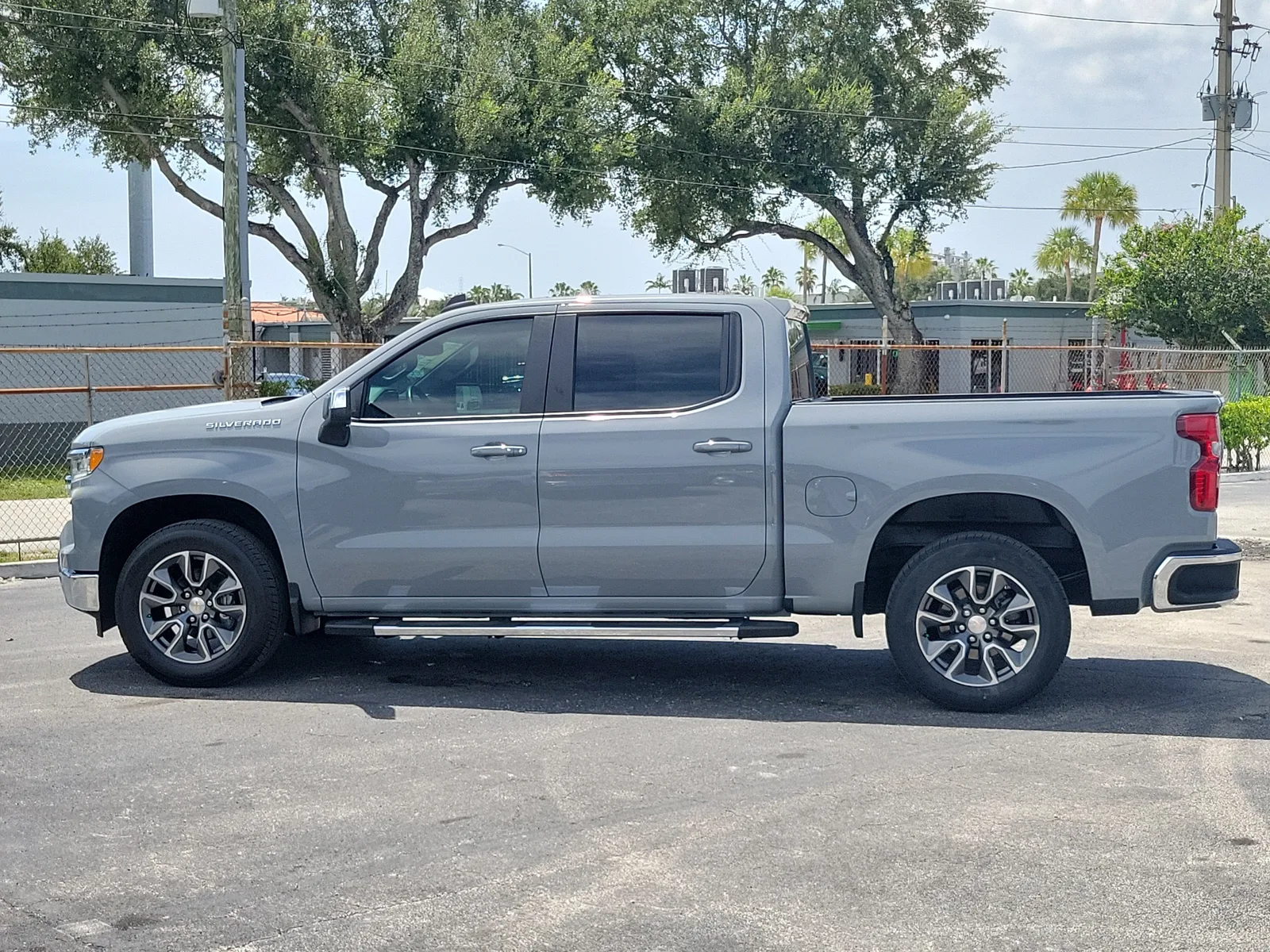 2024 Chevrolet Silverado 1500 LT photo 6