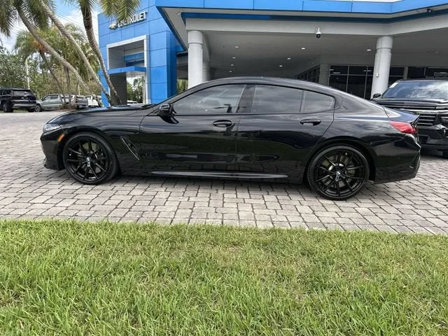 2024 BMW 8 Series M850i photo 33