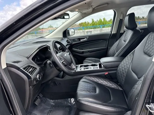 2024 Ford Edge Titanium photo 22