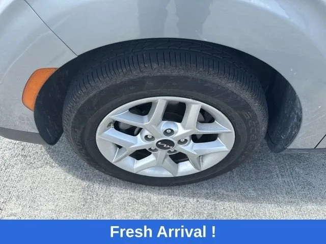 2024 Kia Soul LX photo 18