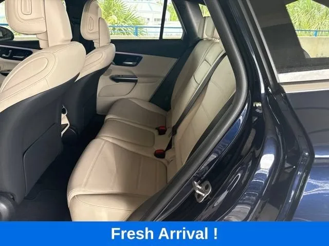 2024 Mercedes-Benz GLC GLC 300 photo 3