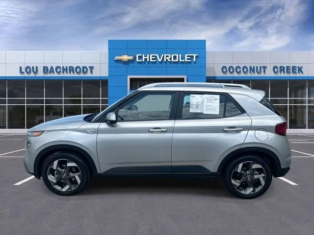 2025 Hyundai Venue SEL photo 5