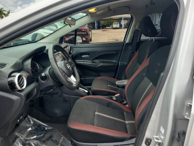 2025 Nissan Versa SR photo 18