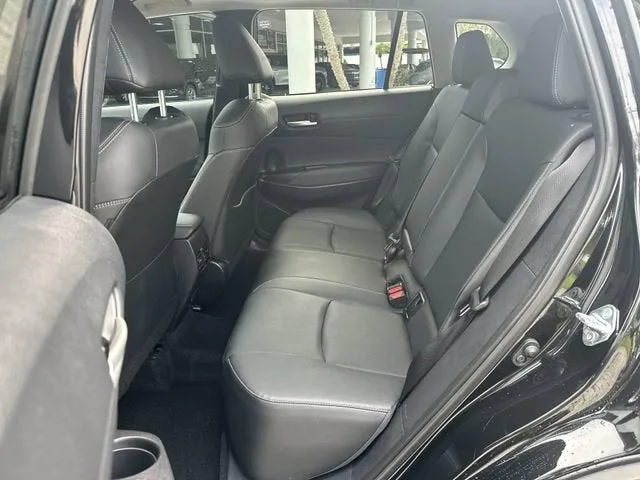 2025 Toyota Corolla Cross XLE photo 27