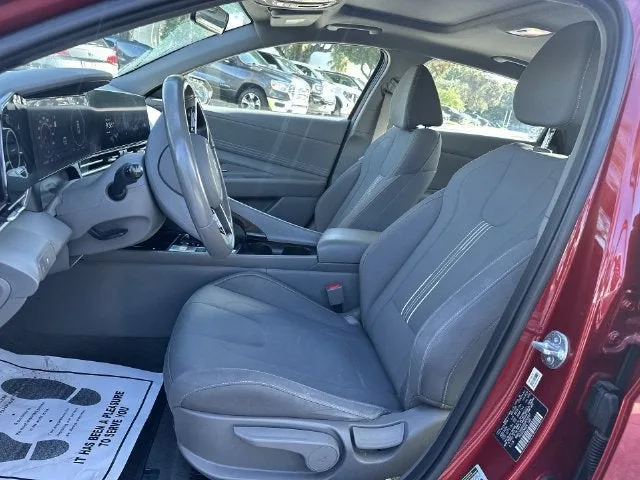 2025 Hyundai Elantra SEL Convenience photo 30