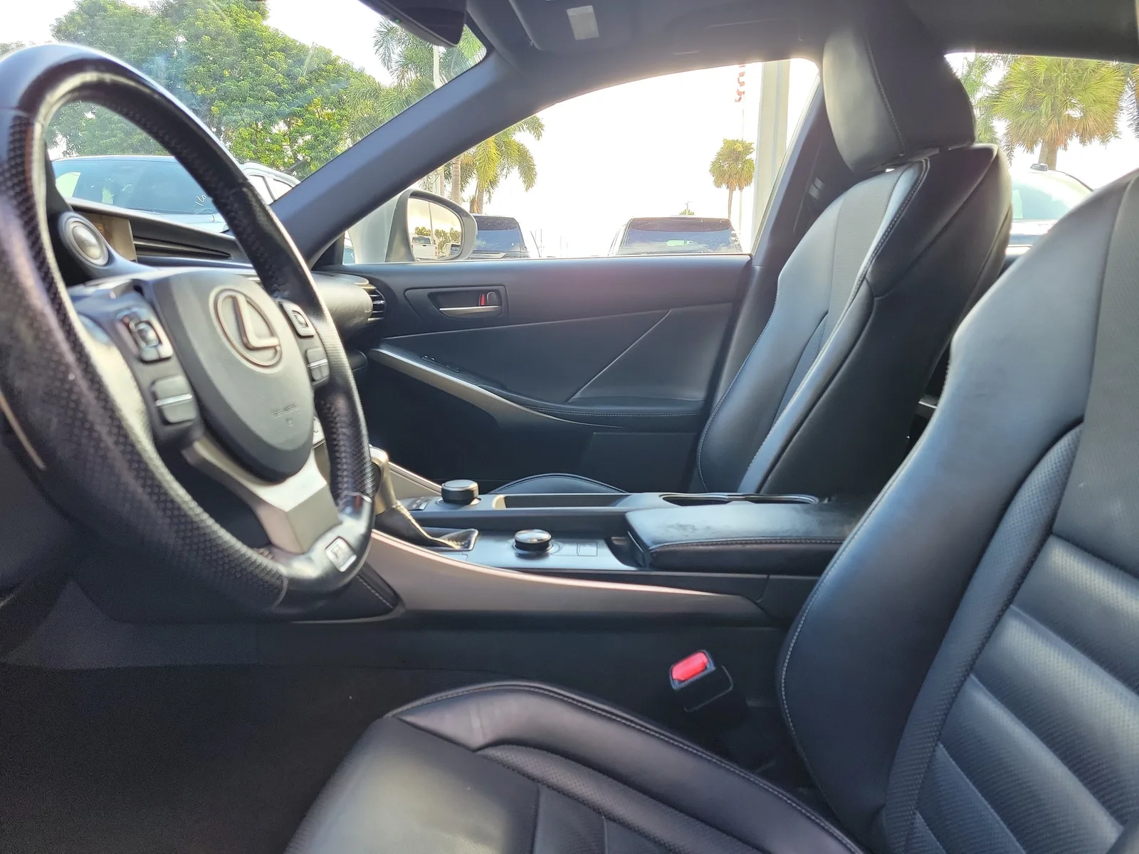 2020 Lexus IS IS 300 F SPORT photo 21