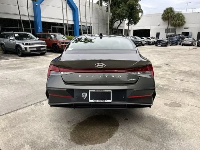 2024 Hyundai Elantra Limited photo 36