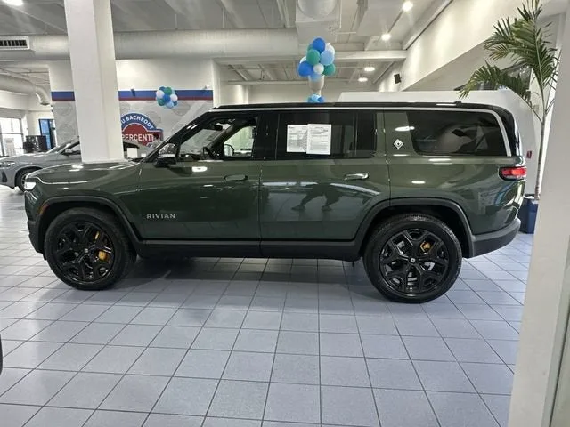 2023 RIVIAN R1S Adventure photo 30
