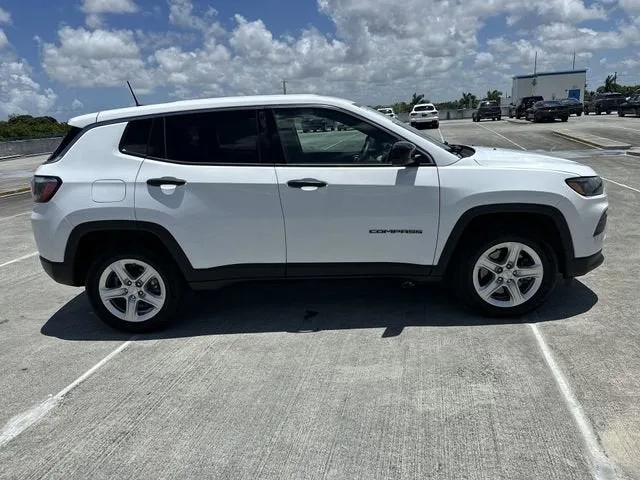 2023 Jeep Compass Sport photo 15