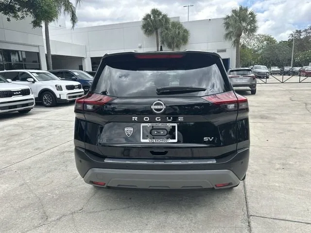 2023 Nissan Rogue SV photo 14