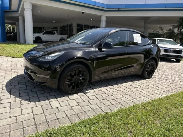 2023 Tesla Model Y Long Range photo 31