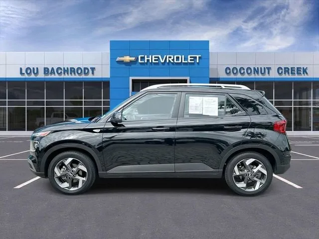 2025 Hyundai Venue SEL photo 5