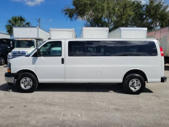 2019 Chevrolet Express Passenger 3500 LT photo 6