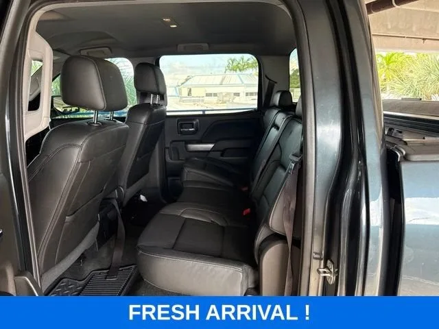 2017 Chevrolet Silverado 1500 LT photo 3