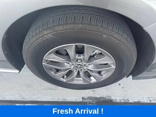 2026 Toyota Sienna XLE photo 22