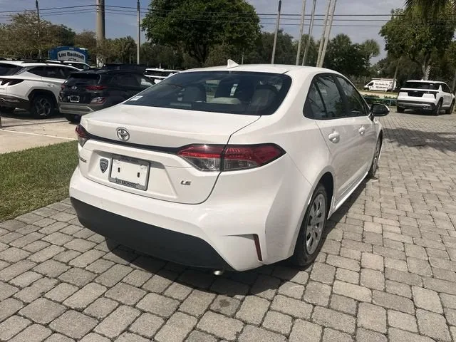 2024 Toyota Corolla LE photo 36
