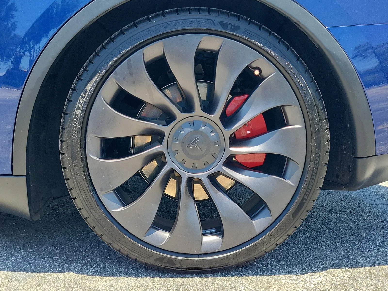 2023 Tesla Model Y Performance photo 9