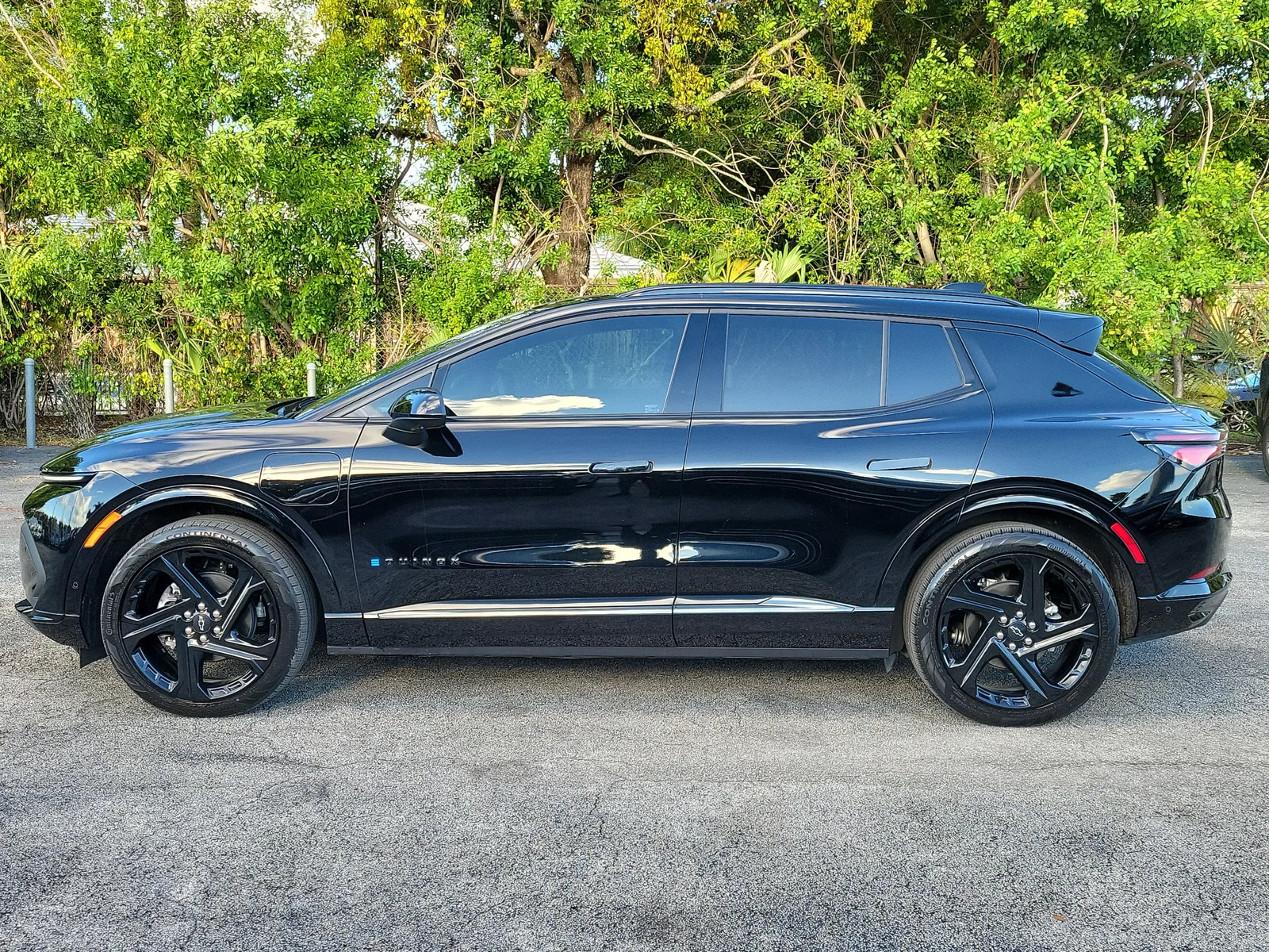 2024 Chevrolet Equinox EV RS photo 6
