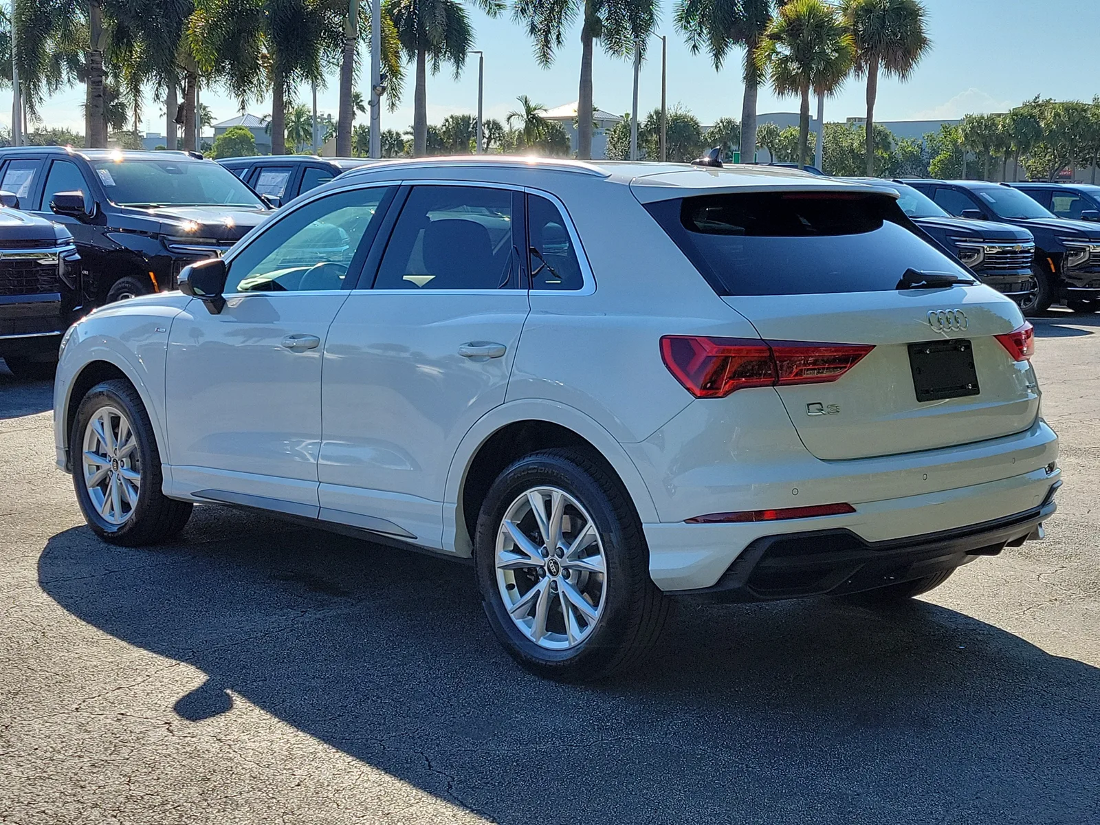 2025 Audi Q3 S line Premium photo 5