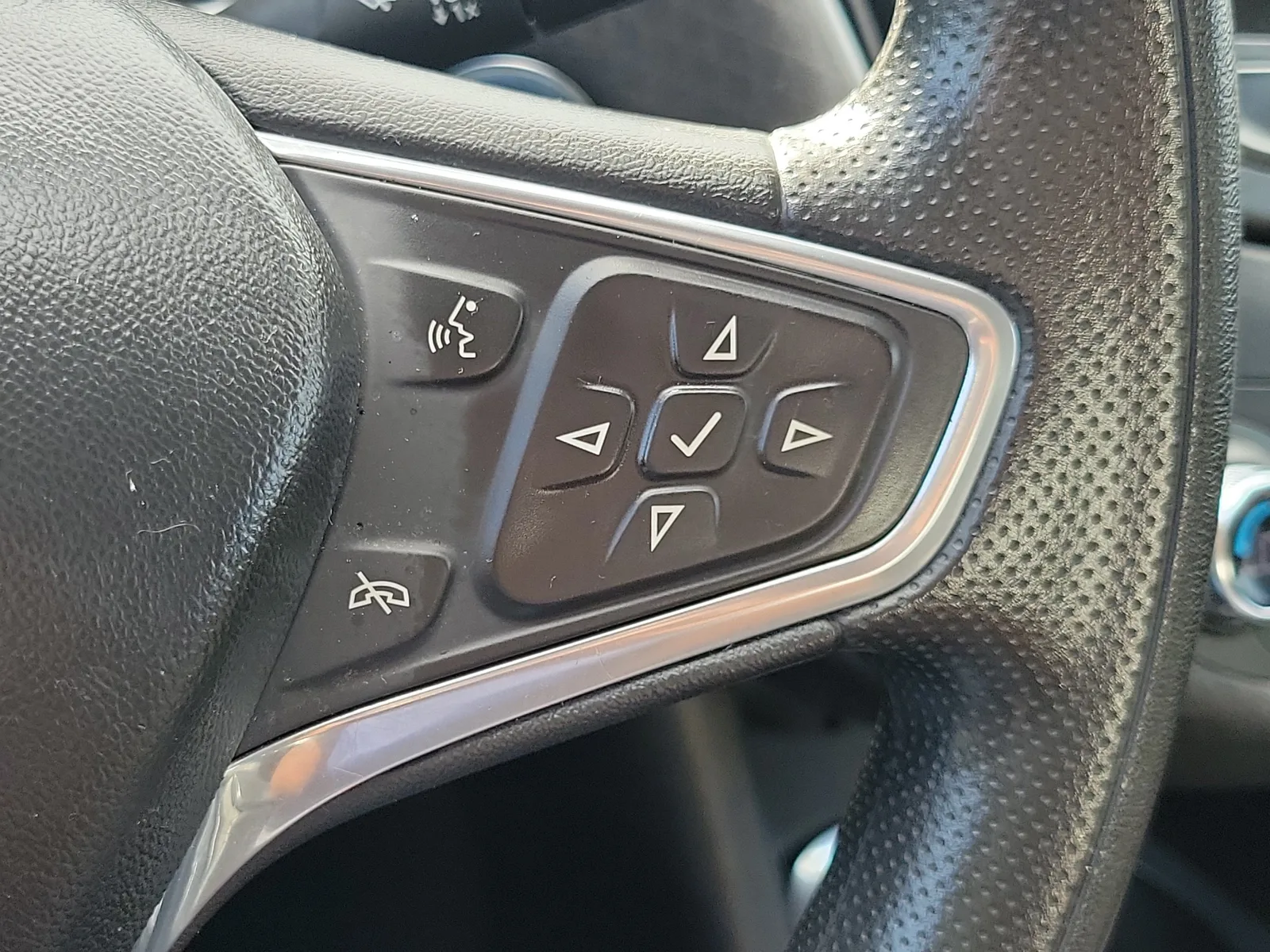 2023 Chevrolet Malibu LT photo 27