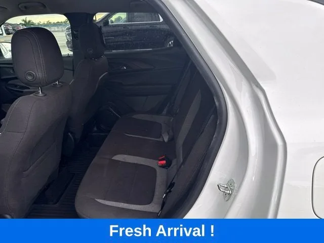 2023 Chevrolet Trailblazer LT photo 3