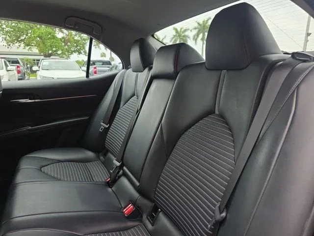 2023 Toyota Camry SE photo 14