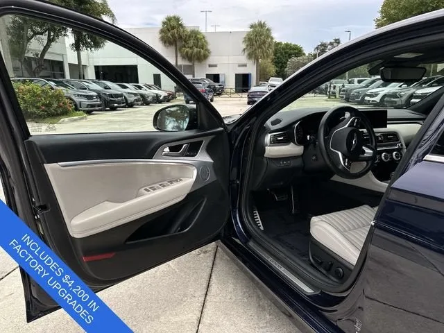 2023 Genesis G70 2.0T photo 22