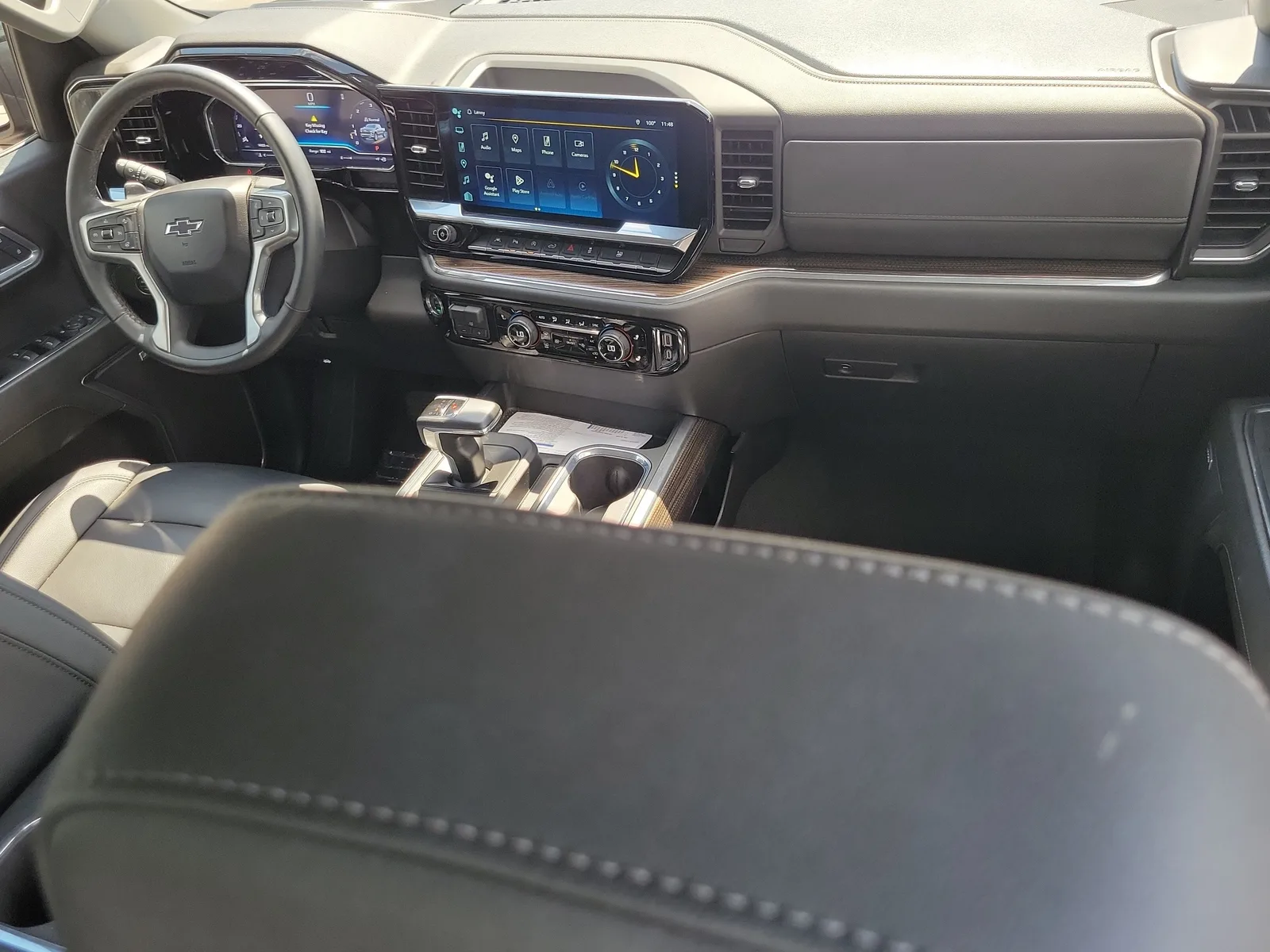 2025 Chevrolet Silverado 1500 RST photo 9