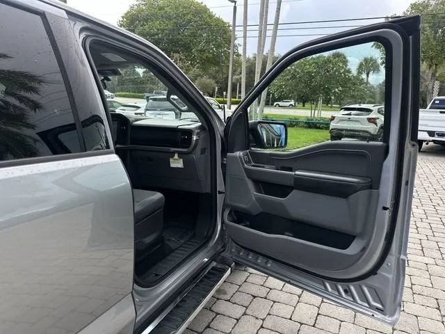 2025 Ford F-150 XLT photo 23