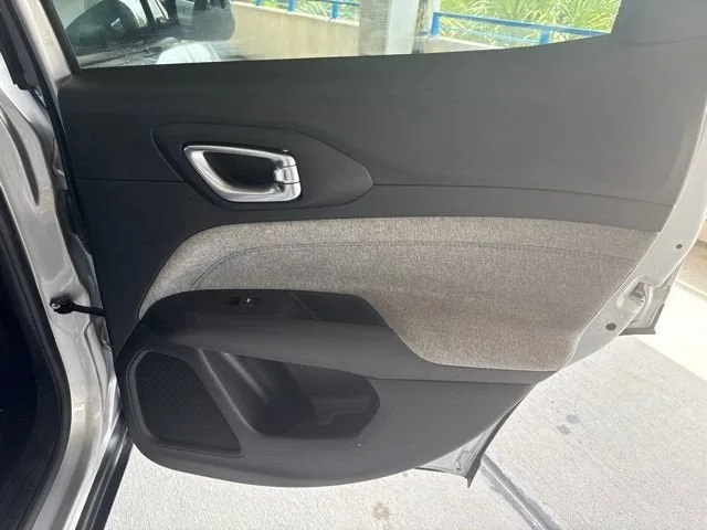 2024 Jeep Compass Latitude photo 14