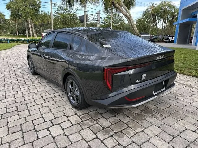 2025 Kia K4 LXS photo 34
