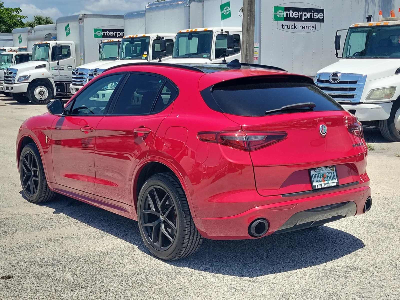 2020 Alfa Romeo Stelvio Sport photo 3