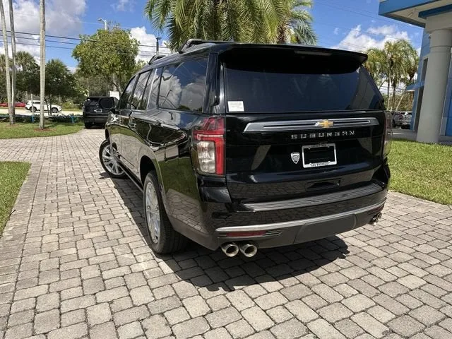 2024 Chevrolet Suburban High Country photo 12