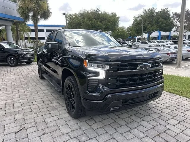 2024 Chevrolet Silverado 1500 RST photo 17