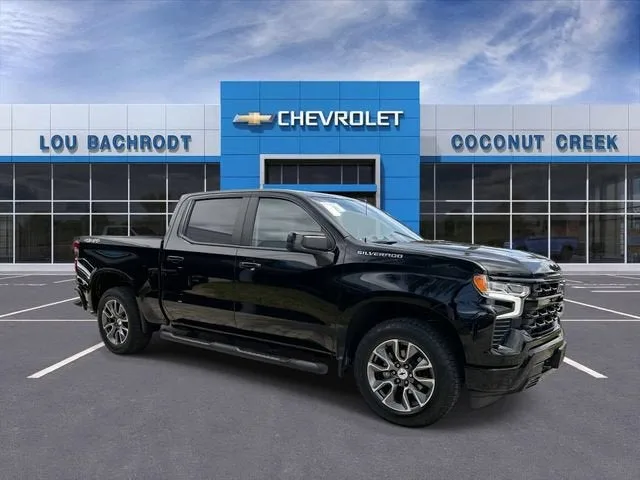 2023 Chevrolet Silverado 1500 RST photo 2