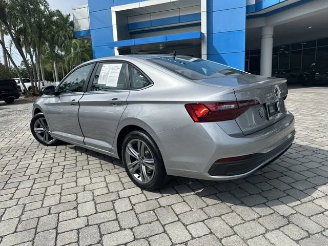 2024 Volkswagen Jetta SE photo 35