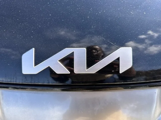 2023 Kia Sportage EX photo 10