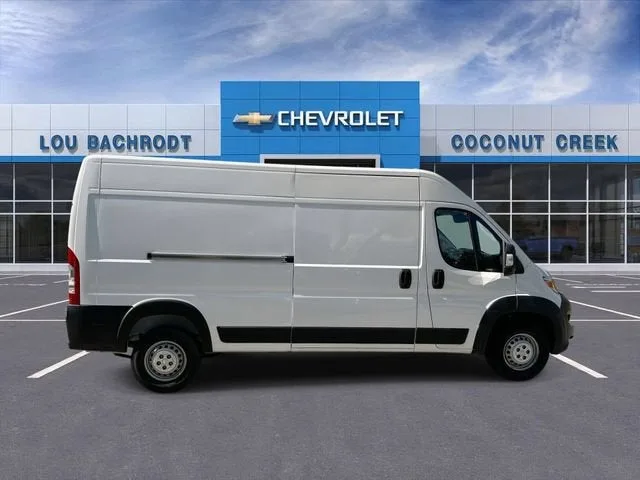 2024 RAM ProMaster Cargo Van Tradesman photo 9