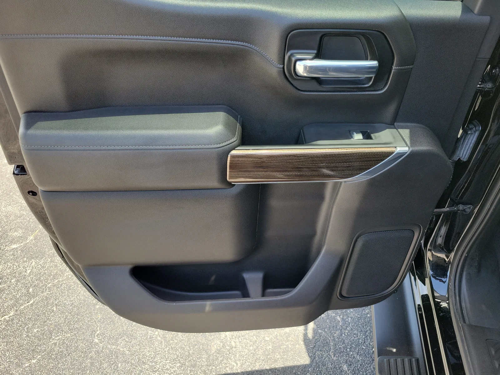 2022 Chevrolet Silverado 1500 LTD RST photo 18