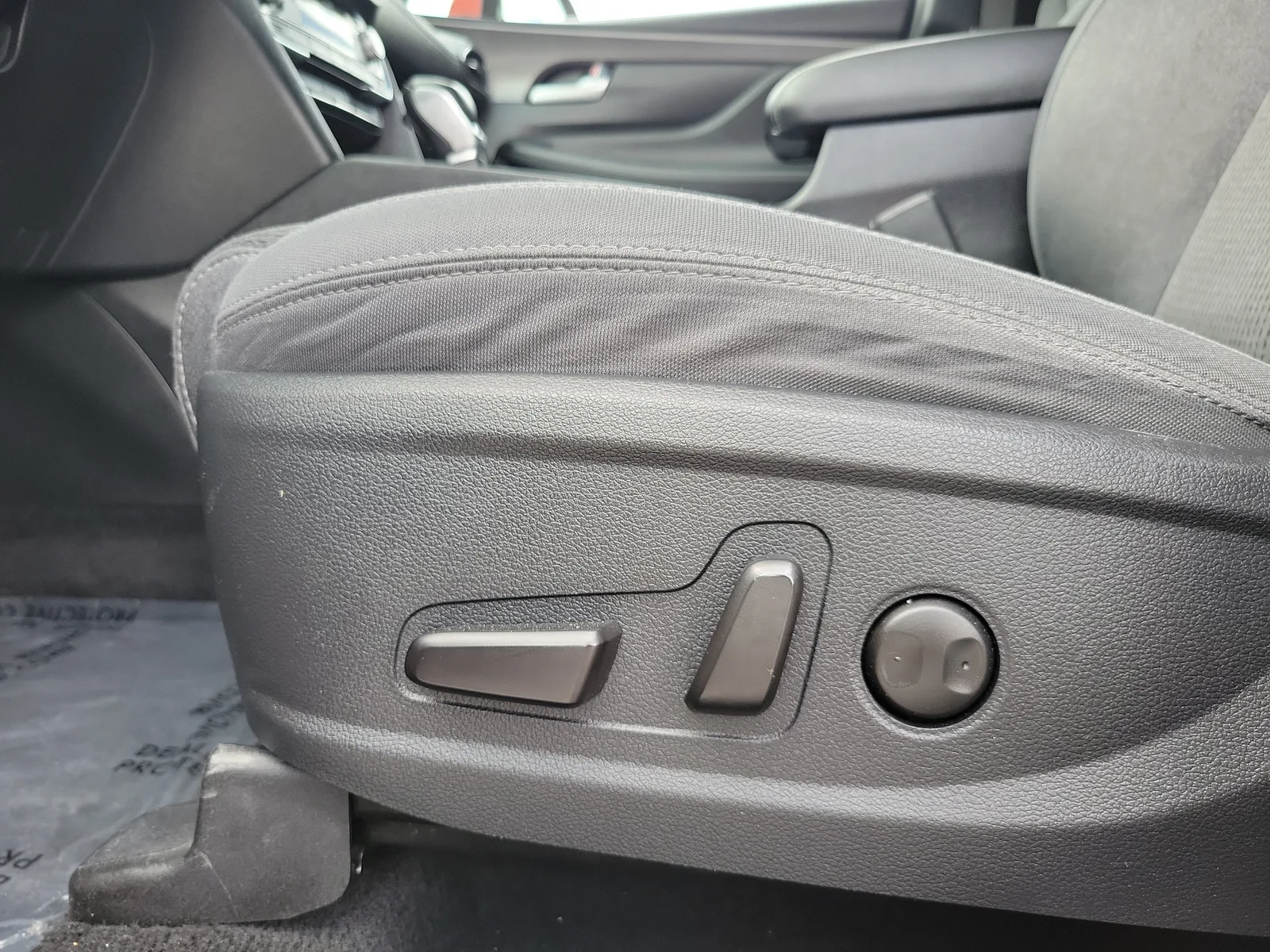 2019 Hyundai Santa Fe SEL Plus photo 16