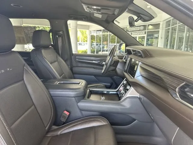 2022 GMC Yukon XL Denali photo 30